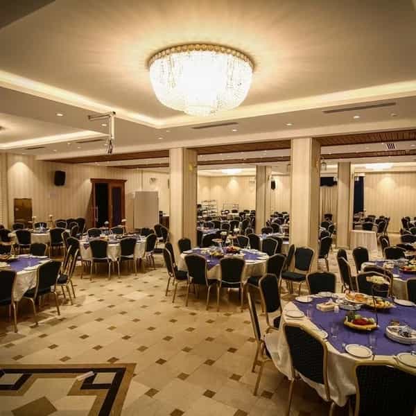 عکس هتل پارسیان همدان و رستوران پارسه در عباس آباد همدان