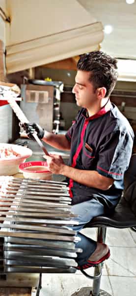 عکس رستوران باران در ملک شیر آباد خرم‌آباد