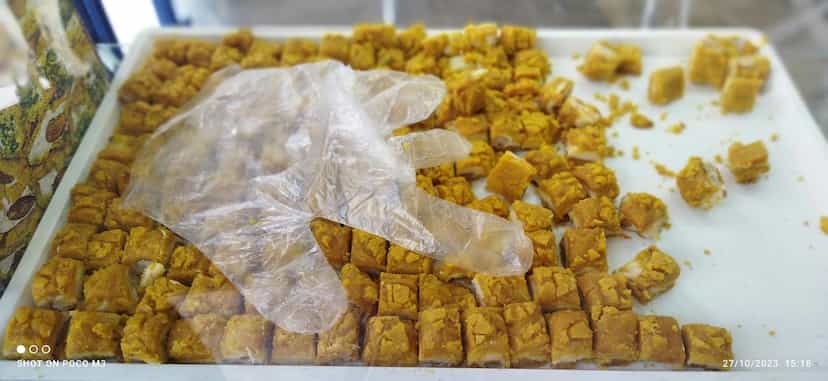 عکس سوهان و گز بیرتک در انقلاب زنجان