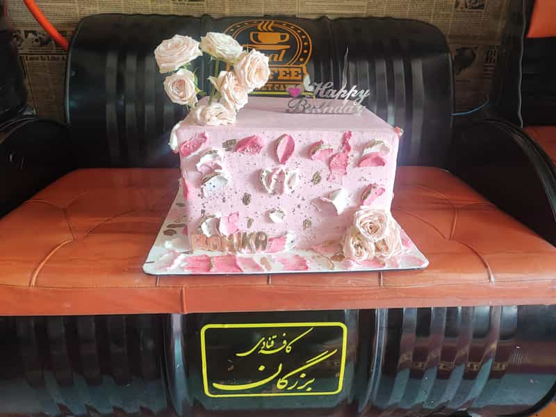 عکس شیرینی سرای بزرگان شهرک شهید بهشتی همدان