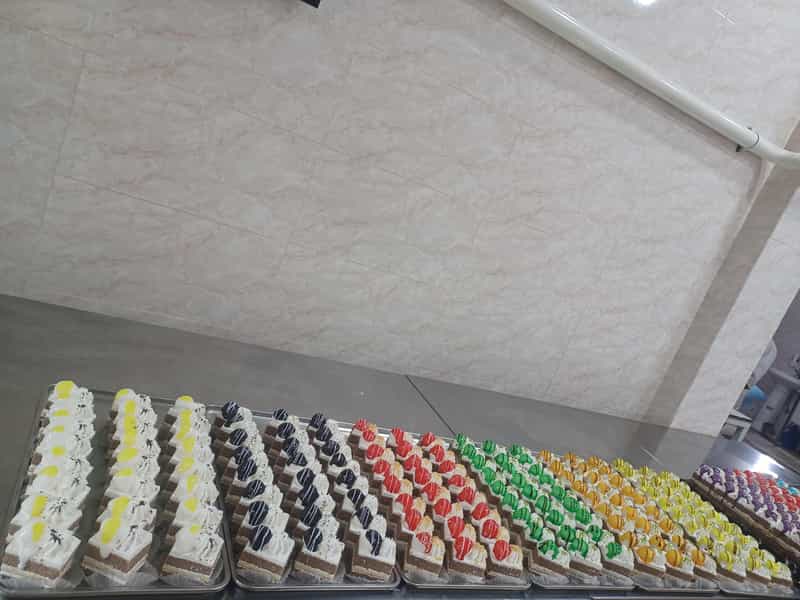 عکس آقای کُماج شهرک آیت الله مدنی همدان