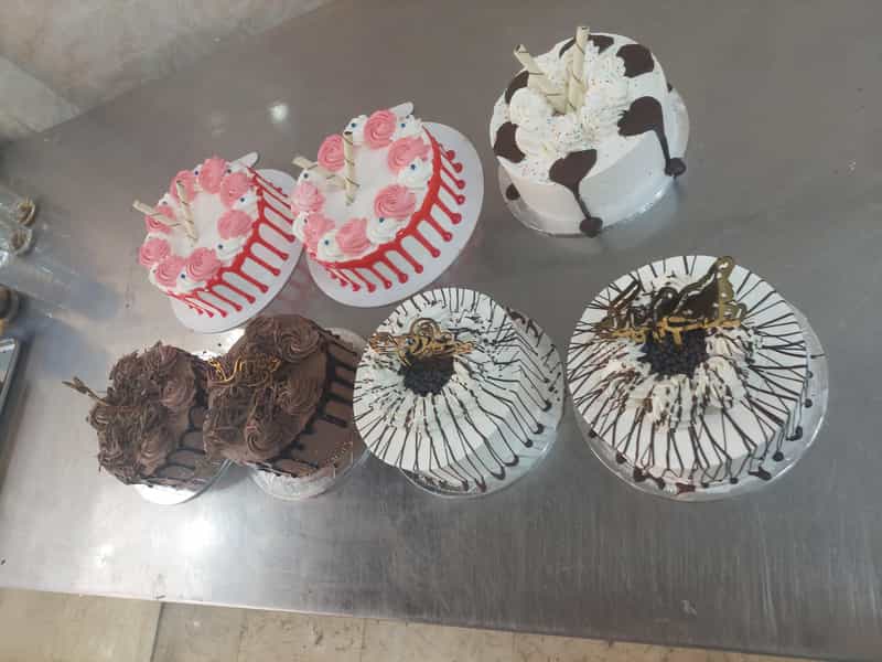 عکس آقای کُماج شهرک آیت الله مدنی همدان