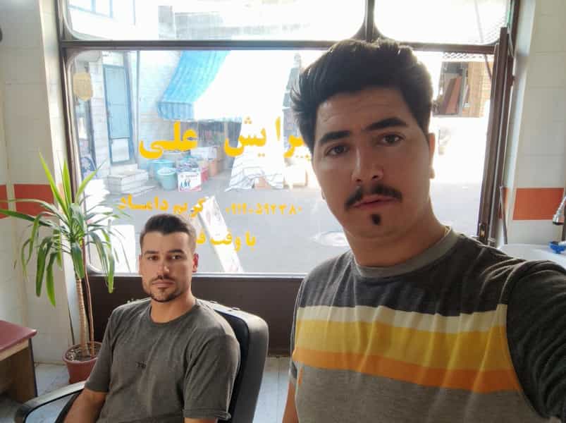 عکس پیرایش علی محمدی در راه آهن زنجان