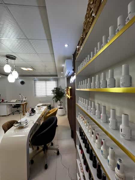 عکس سالن تخصصی ناخن اکلیل در فاز ۱ اندیشه شهریار