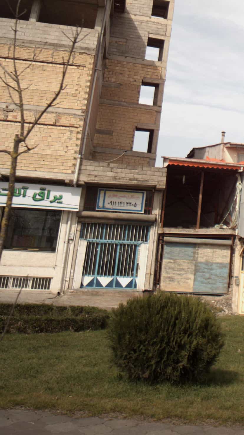 عکس جوشکاری حسین فخاری در ایرج کشاورز لاهیجان