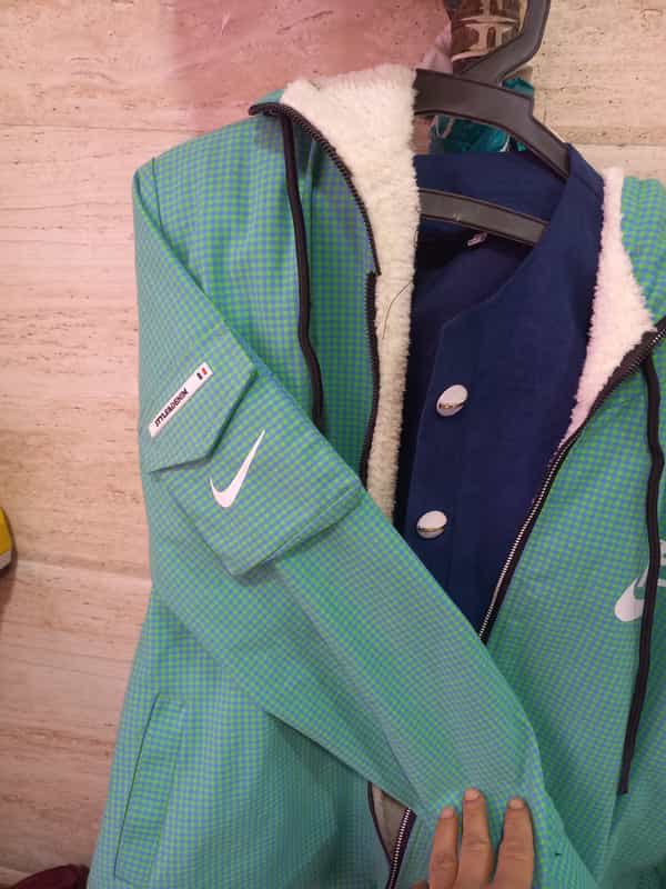 عکس کارگاه تولیدی مانتو زنانه ی دینا در فاز ۱ اندیشه شهریار