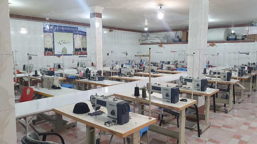 عکس تولیدی پوشاک و کلاه فرتیک در دانش آباد اردبیل