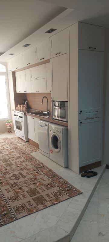 عکس کارگاه کابینت سازی اقای چوب در اندیشه