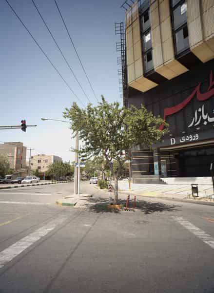 عکس مجتمع تجاری در ایمان مشهد