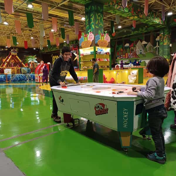 عکس مرکز خرید اکومال شهرک رستمی کرج