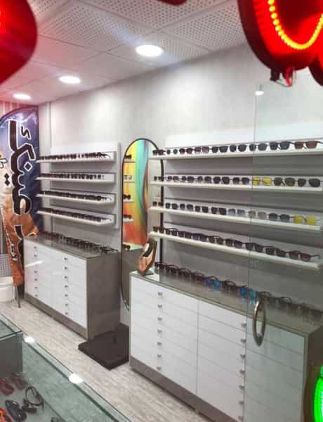 عکس عینک گلد در بهار کرج