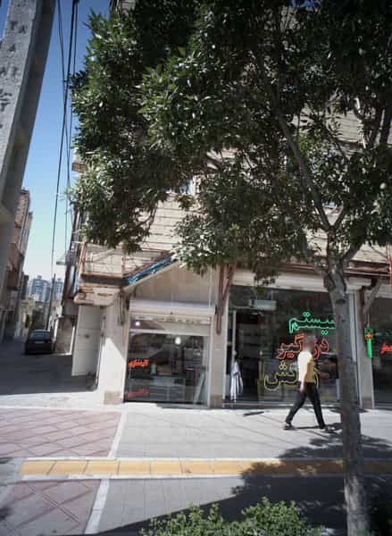 عکس کلید سازی در حضرت ابوطالب مشهد