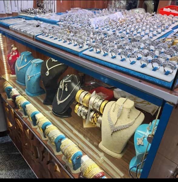 عکس دنیای قفل و کلید دادگر در رضاشهر مشهد