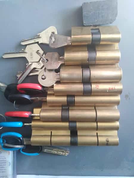 عکس قفل سازی کلید سازی ریموت در نیرو هوایی مشهد