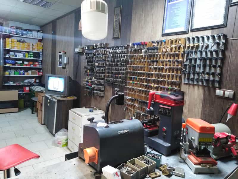 عکس قفل سازی کلید سازی ریموت در نیرو هوایی مشهد