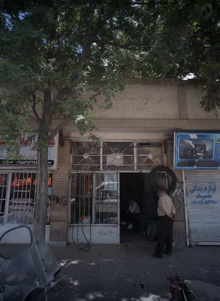 عکس تعمیرگاه اتومبیل در نیزه مشهد