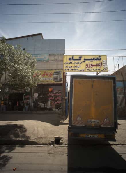 عکس دوزندگی کامیون در رباط مشهد