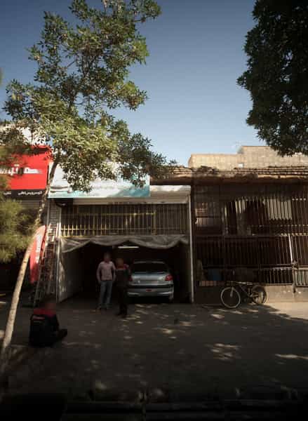 عکس تعمیرگاه خودرو در کوه سنگی مشهد