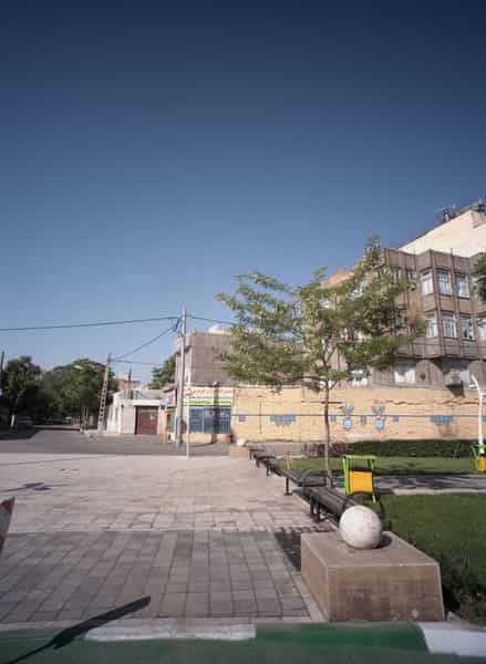 عکس تعمیرگاه ایران خودرو سایپا در راه آهن مشهد