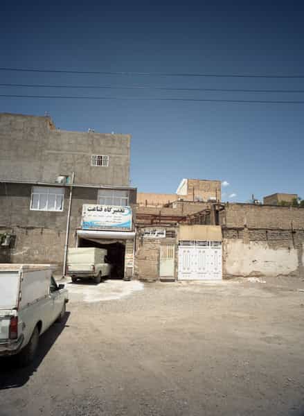 عکس تعمیرگاه قناعت در وحدت مشهد