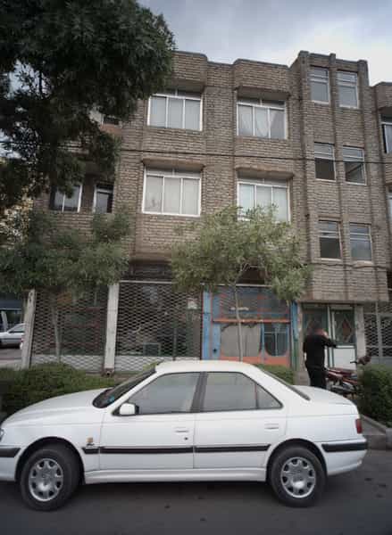 عکس تعمیرگاه موتورسیکلت بهمن در پایین خیابان مشهد