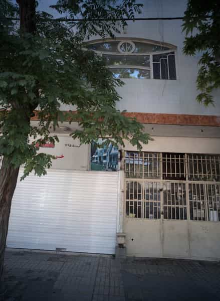 عکس تعمیرگاه دوچرخه در کارگران مشهد