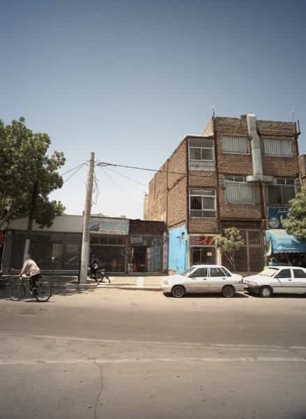 عکس تعمیرگاه موتور سیکلت مهدی در پایین خیابان مشهد