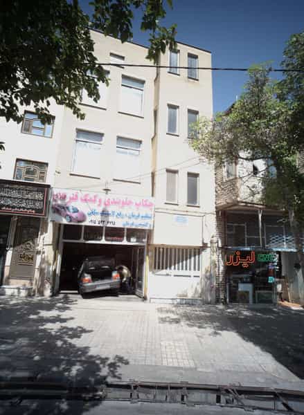 عکس چکاپ جلوبندی و کمک فنر فلاح در حضرت ابوطالب مشهد