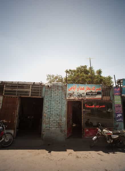 عکس تعمیرگاه مجاز هندا و آپاچی شهرک شهید رجایی مشهد