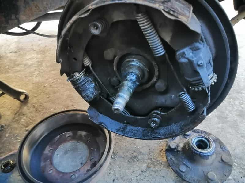 عکس تعمیرگاه تخصصی جلوبندی و تنظيم ارتفاع کاوه در پای کتا شیراز