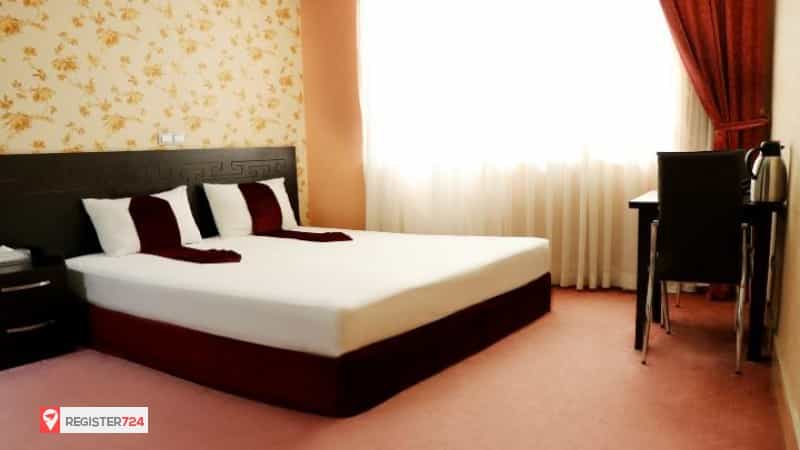 عکس هتل کوثر در 10 دی مشهد
