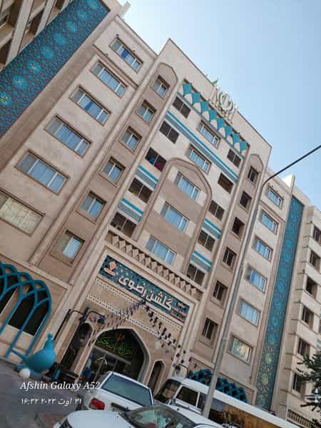 عکس هتل گلشن رضوی در پایین خیابان مشهد
