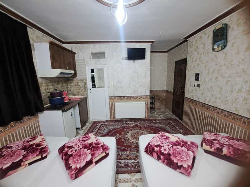 عکس هتل اپارتمان عمارت نوین در پایین خیابان مشهد