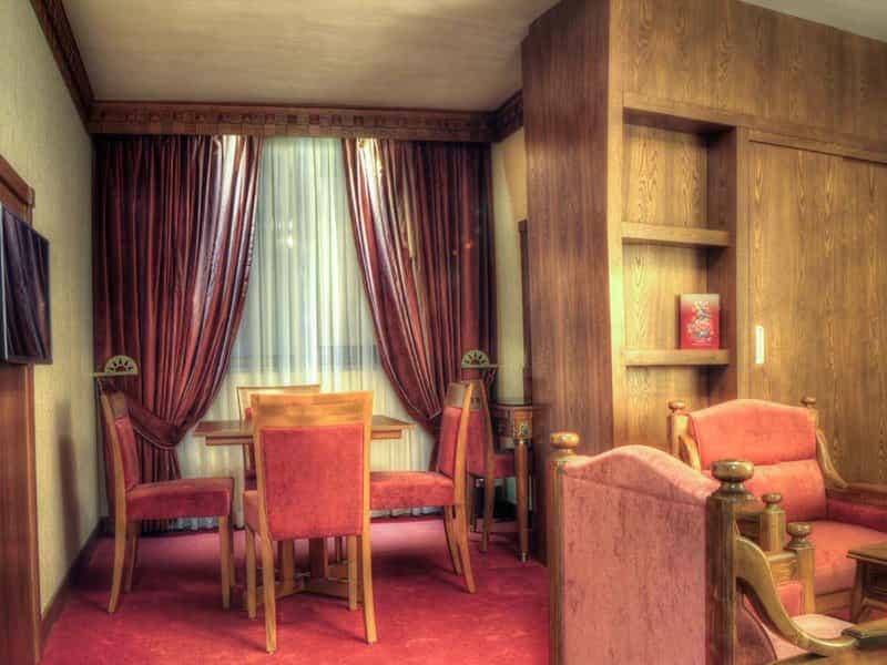 عکس هتل زندیه در بازار شیراز