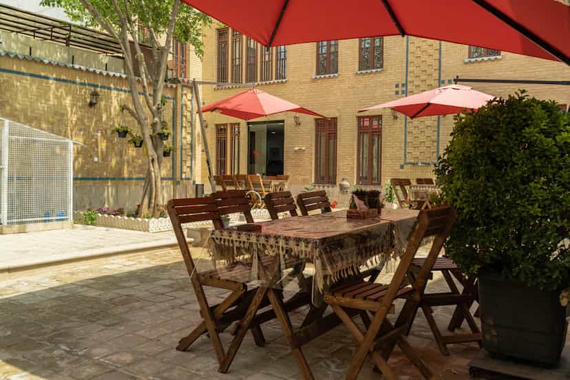 عکس هتل سیمرغ در بالا کفت شیراز