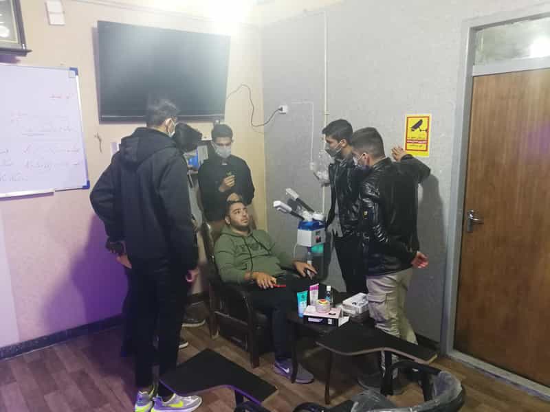 عکس اموزشگاه ارایشگری مردانه شوهان در فردوسی کرمان