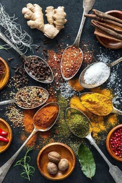 عکس عطاری پاشا حکیم در حیدرآباد تبریز