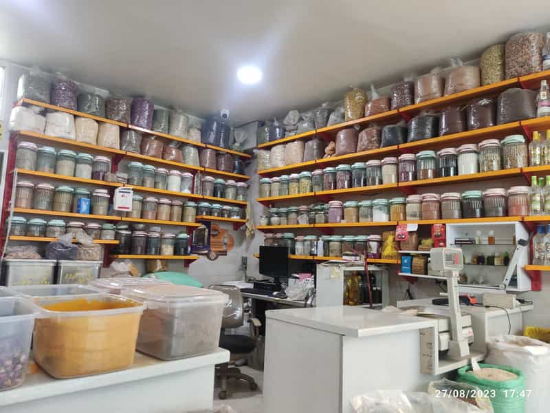عکس عطاری قانون در بازار قزوین قزوین