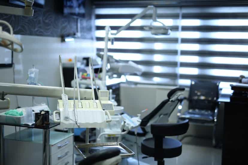 عکس مطب دندانپزشکی دکتر شهروز غفوری نیا در نادری اهواز