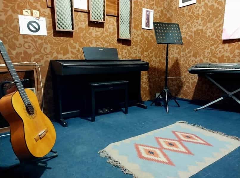 عکس آموزشگاه موسیقی عارف قم