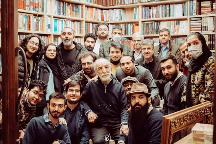 عکس کتاب‌فروشی فلسطین در بهشتی مشهد