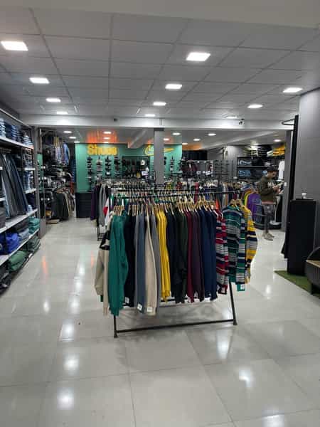 عکس مرکز خرید آقایان آستین در آیت الله بهشتی همدان