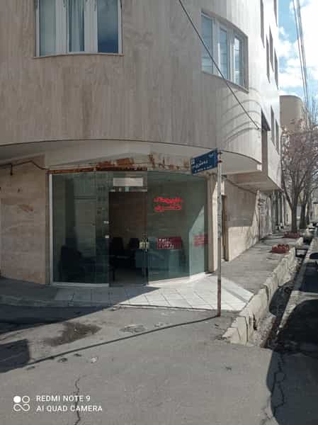 عکس مشاور املاک طاهری در استادان تبریز