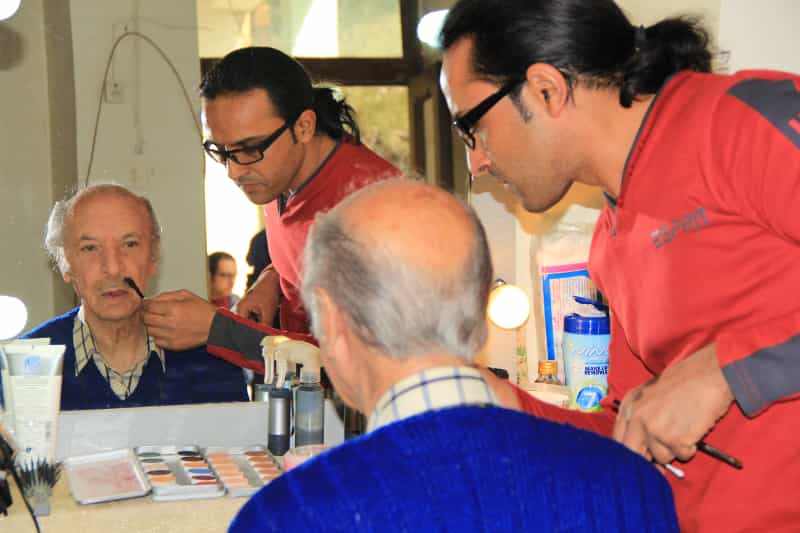 عکس پیرایش 1000 چهره و گریم تخصصی داماد توسط گریمور و