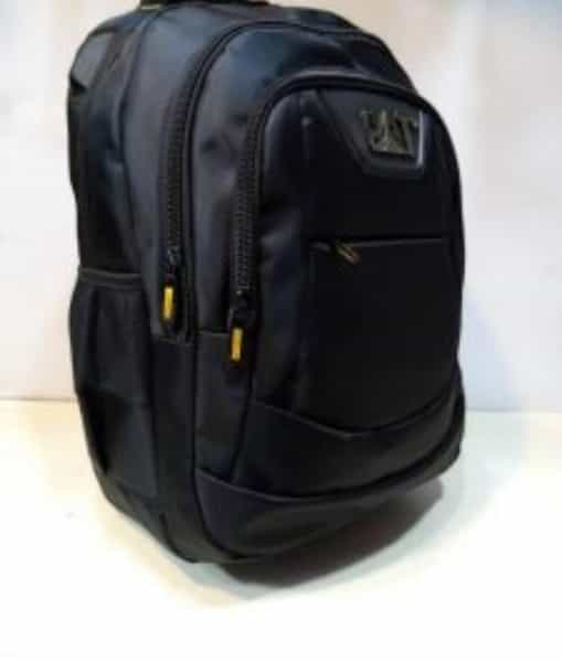 عکس کارگاه تولیدی کیف و چمدان در رده مشهد