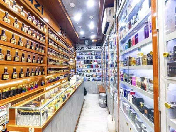 عکس عطریات صاحب الزمان در عنصری مشهد