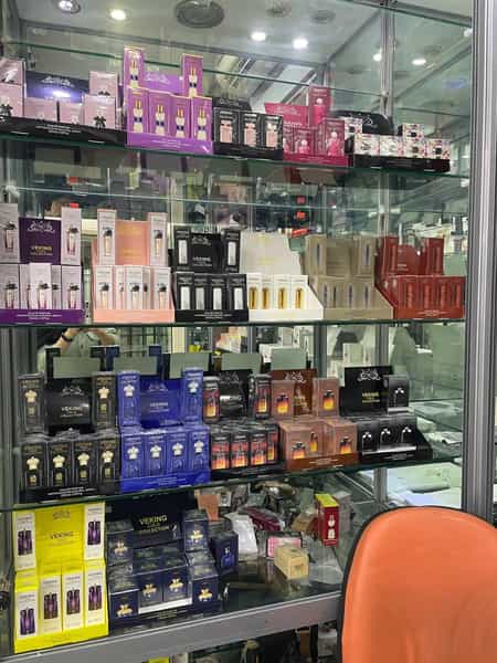 عکس عطر جیبی رویان در بازار اصفهان