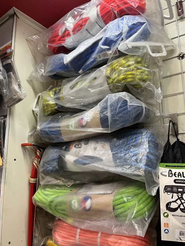 عکس لوازم کوهنوردی زاگرس اسپرت در شهشهان اصفهان