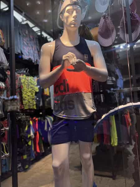 عکس فروشگاه ورزشی مهرداد در کلمان اصفهان