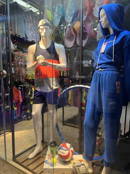 عکس فروشگاه ورزشی مهرداد در کلمان اصفهان